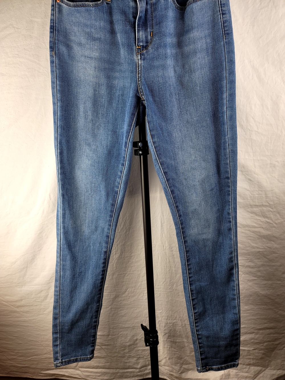 Signature by Levi Strauss Gold Mid-Rise Skinny Jeans Women Size 2M W26 L30 Blue - Picture 8 of 11